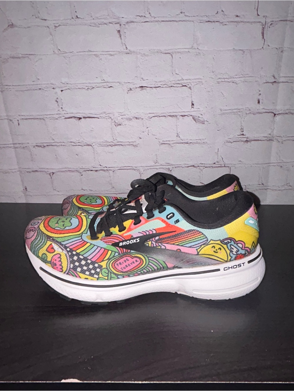 Brooks Wednesday Holmes Ghost  Pride sneakers women’s size 8